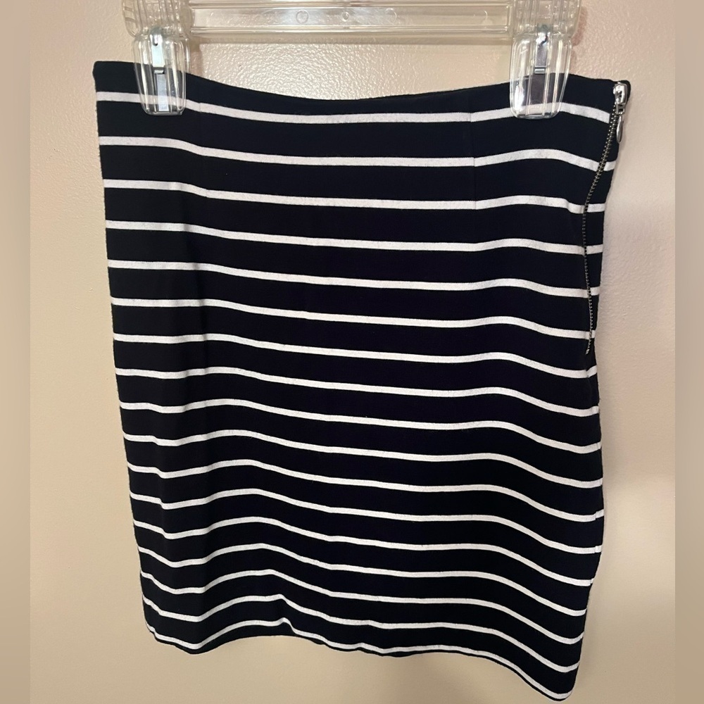 Banana Republic Navy/Cream Striped Skirt Sz 4